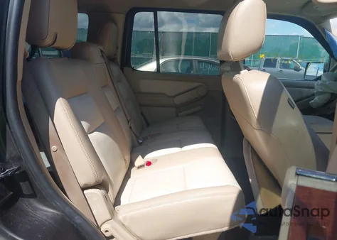 2006 Ford Explorer Eddie Bauer из США, поврежденный, VIN 1FMEU74816UB09583